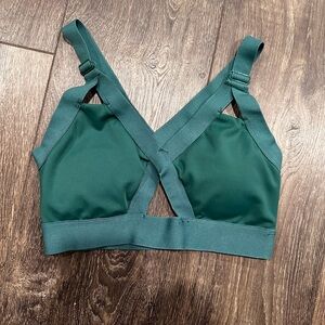 BuffBunny Heartbreaker sports bra, green, size small